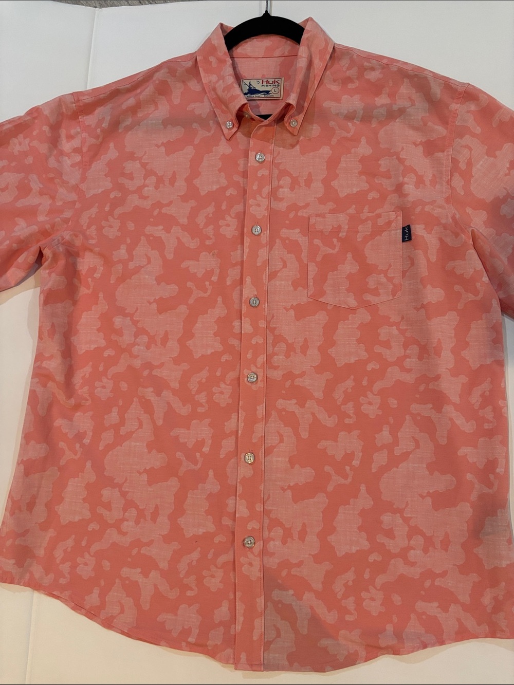 Huk Coral Camo Short-Sleeve Button-Down Shirt, Kona Running Lake, SZ LG